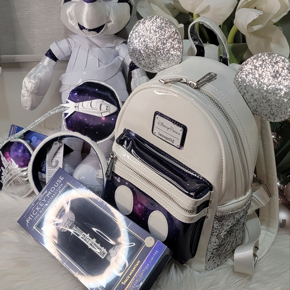 Set of 4 piece!Mickey Mouse Main Attraction! BAG! PLUSH! EARS! KEY!All new - Picture 9 of 11